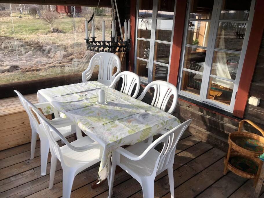 Lake Lodge Roennaes Лександ Екстериор снимка