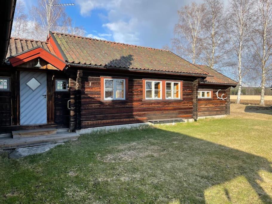 Lake Lodge Roennaes Лександ Екстериор снимка