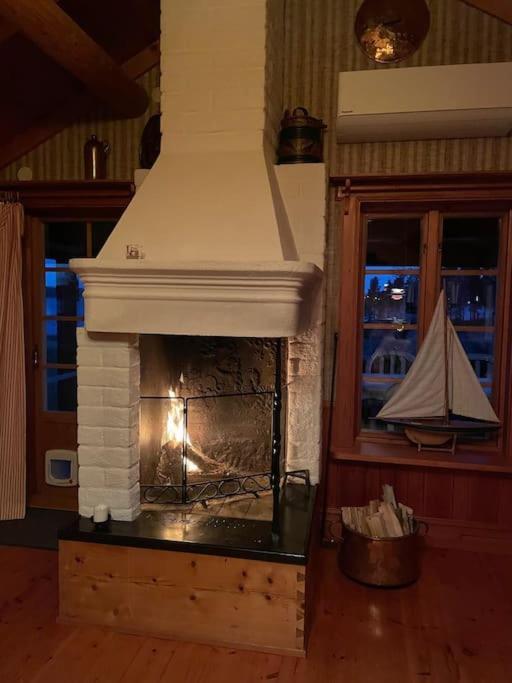Lake Lodge Roennaes Лександ Екстериор снимка